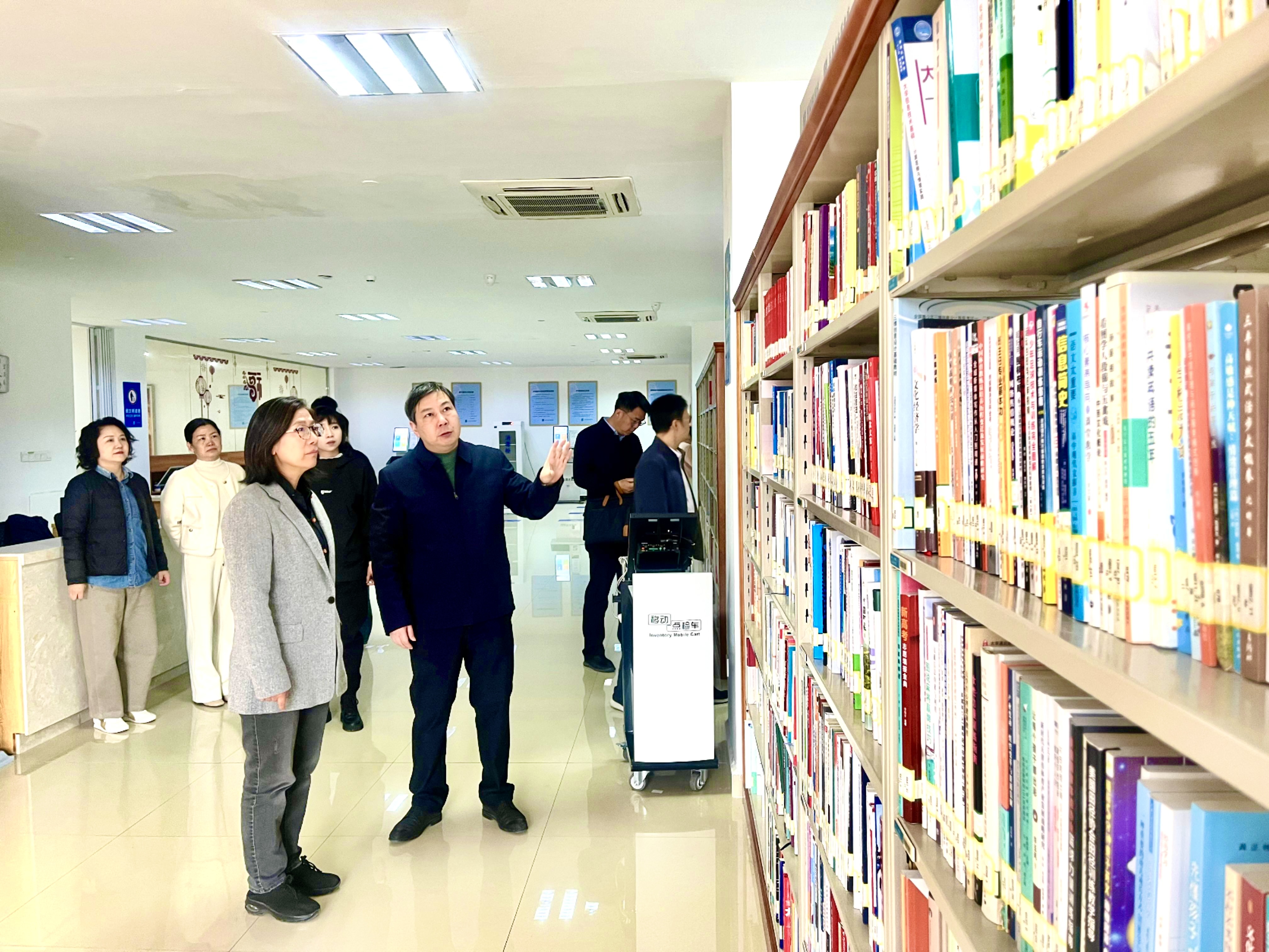 衢江区图书馆最新领导,衢江区图书馆最新领导及其领导下的新气象